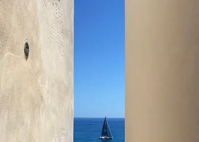 Maison Odile בית הארחה 4*