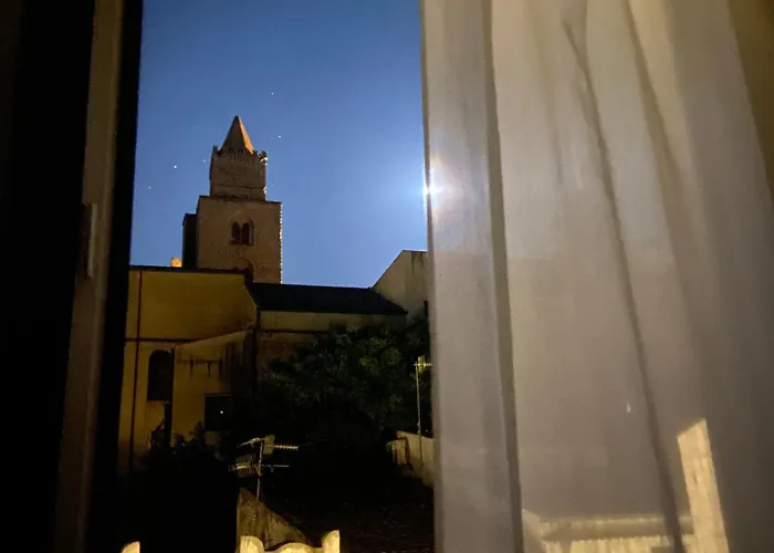 Maison Odile בית הארחה 4*