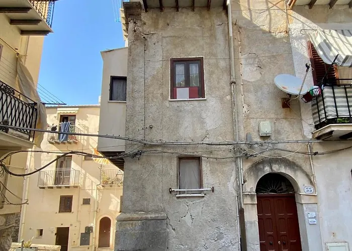 Maison Odile בית הארחה 4*